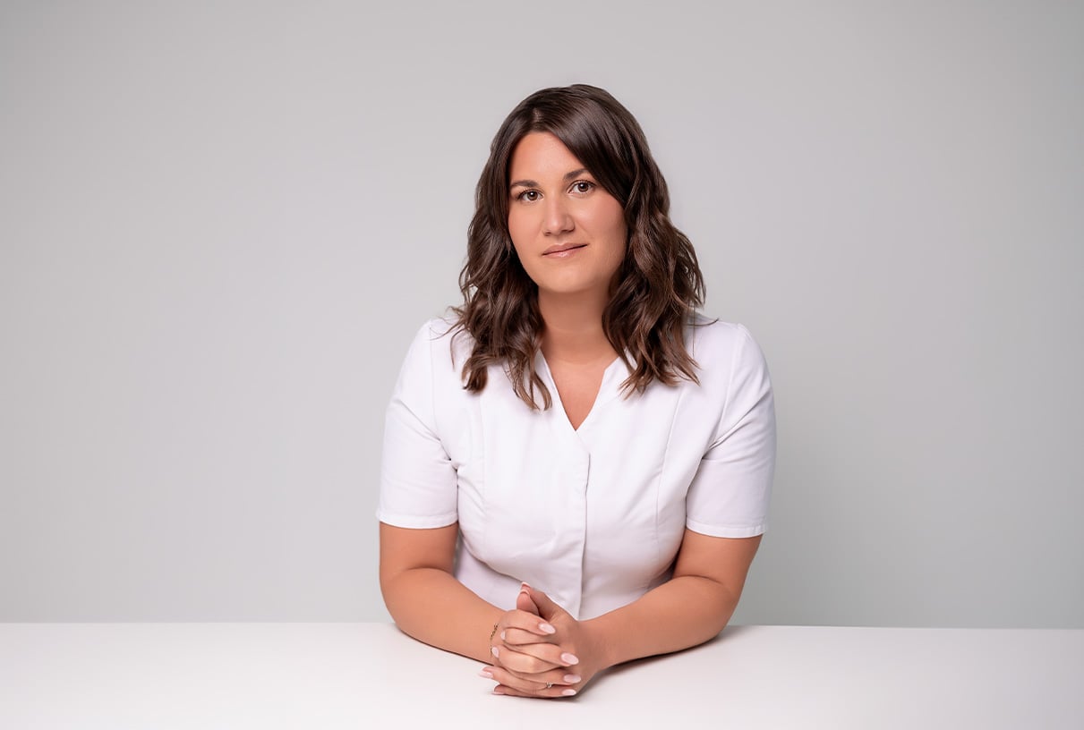Professionnelle de santé en blouse blanche