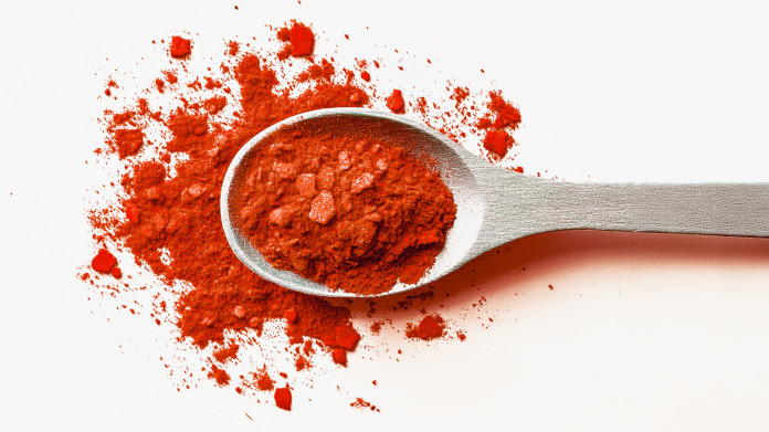 Cuillère de levure de bière en poudre